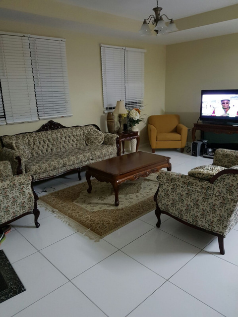 /i//living_room_3.JPG